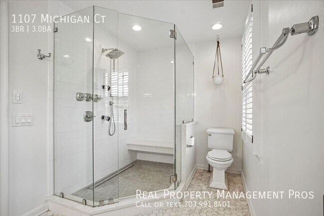 Building Photo - 1107 Michigan Ct