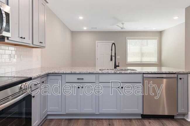 Building Photo - 1709 Perimeter Lp
