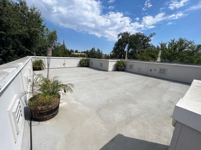 Building Photo - 2 bedroom | 2.5 bathrooms | Home in Alkali...