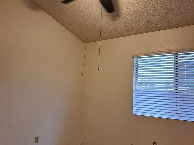 Building Photo - Single story residence