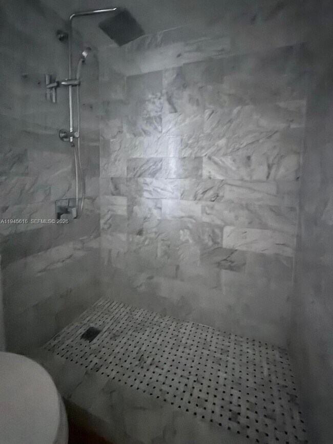 Building Photo - 1201 NE 191st St