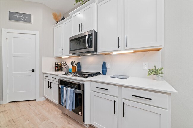 Building Photo - 10332 Rainbow Cove Ln