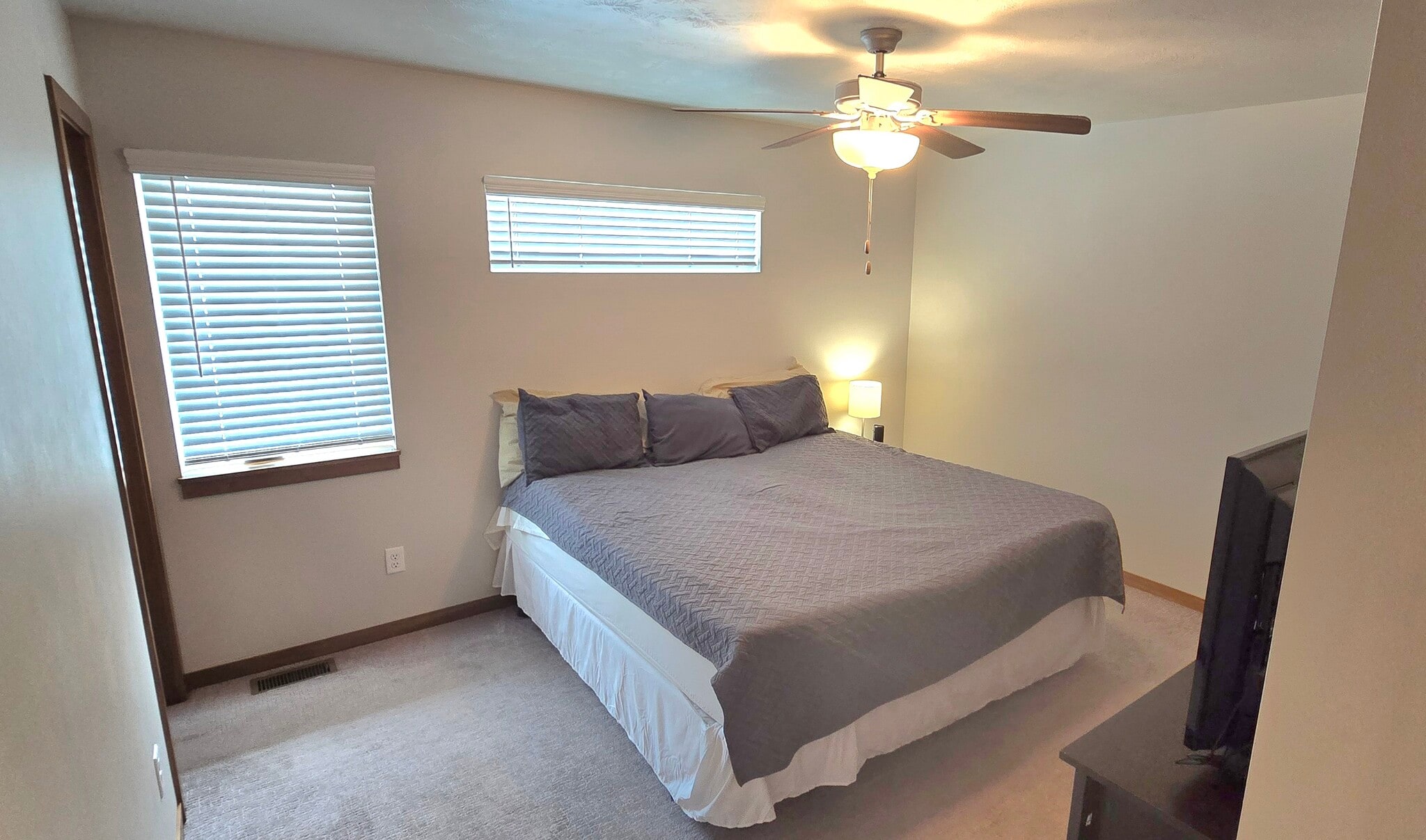 Master bedroom - 6125 S Alki Pl
