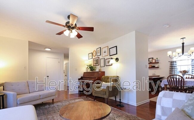 Building Photo - 9608 Clearwater Dr