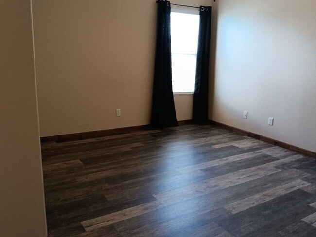 Building Photo - Charming 3-bedroom, 2-bathroom home! Comin...