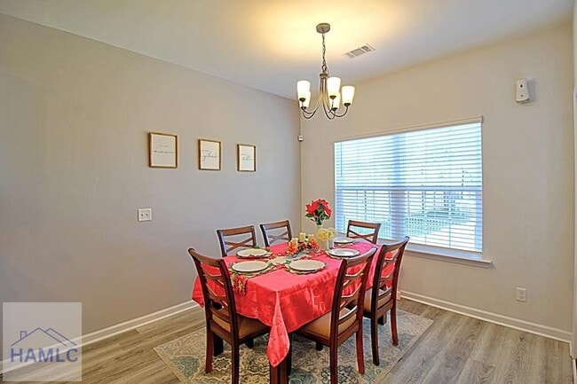 Building Photo - 1104 Marne Blvd