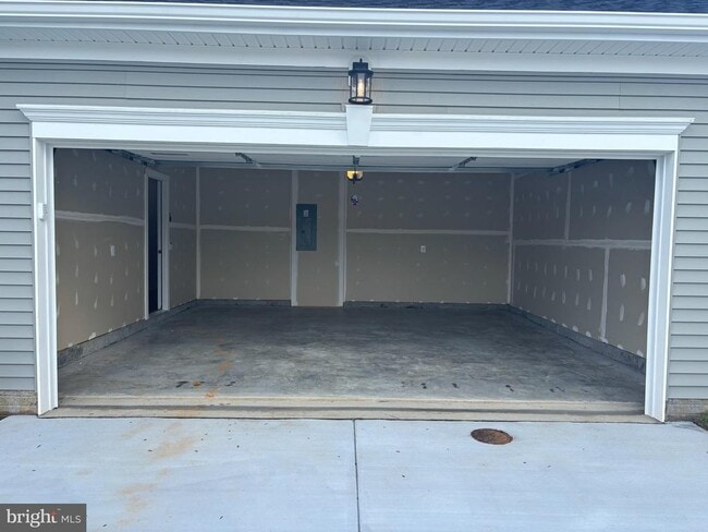 Building Photo - 372 Baker Dr