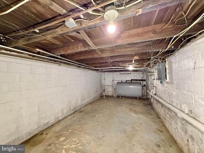 Building Photo - 5 Craven Ave