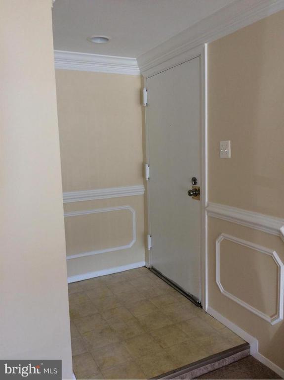 Building Photo - 430 Girard St