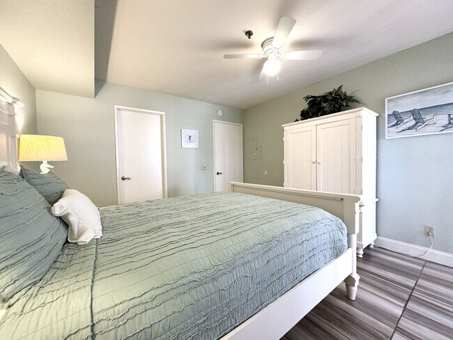 Building Photo - AVAILABLE NOW!! Charming FURNITURE OPTIONAL 1 Bed/2 Bath In Palm Springs Deauville Community!!