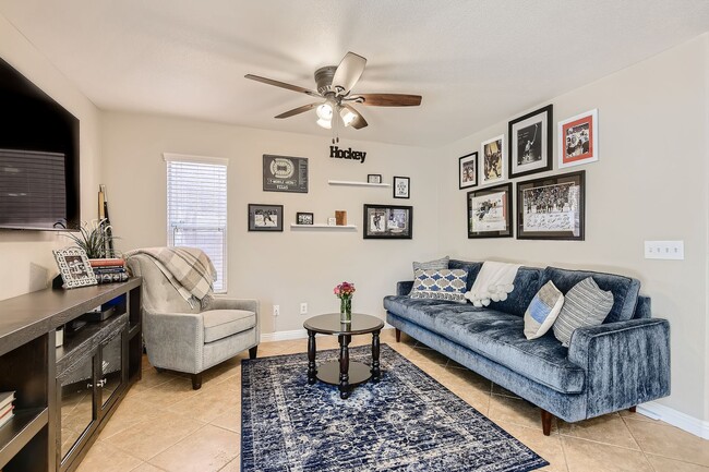 Building Photo - Beautiful 3 bedroom Home Located in the Vi...