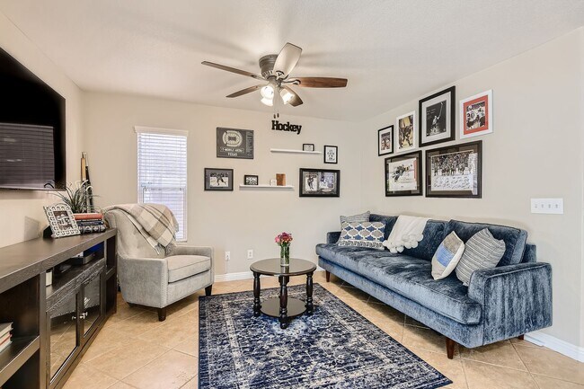 Building Photo - Beautiful 3 bedroom Home Located in the Vibrant City of Las Vegas