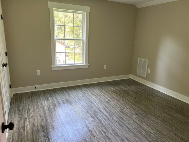 Building Photo - For Rent: Like New 3-Bedroom 2.5 Bath Home for Rent