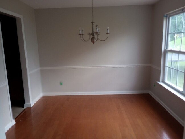 Building Photo - COMING SOON !! Beautiful 3 Bedroom, 2.5 Ba...