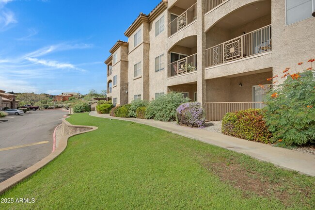 Building Photo - 13700 N Fountain Hills Blvd