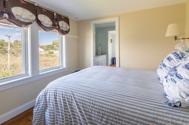 Building Photo - 159 Beach Ave