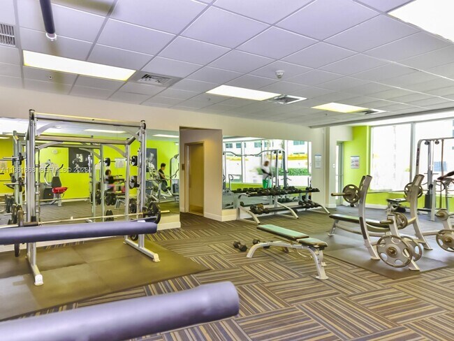 Building Photo - 1750 N Bayshore Dr