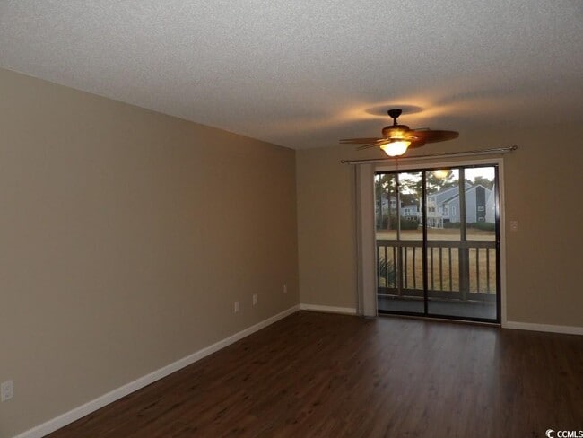 Building Photo - 1095 Plantation Dr W