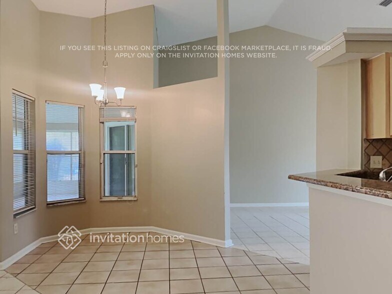 Building Photo - 523 Charles Pinckney St