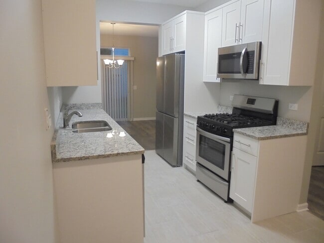 Building Photo - 989 Mesa Dr