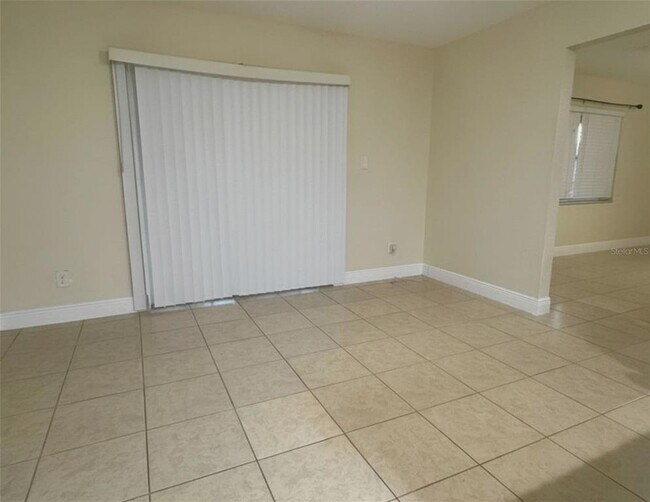 Building Photo - 10618 Eastview Dr