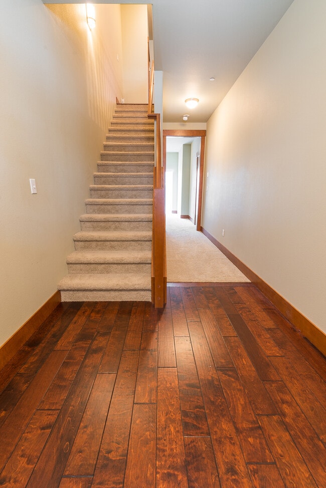 Building Photo - Renton 3 bed Townhouse for Rent