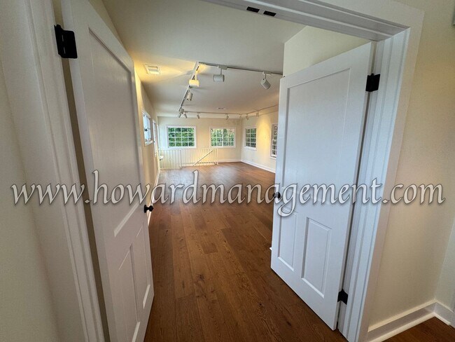 Building Photo - ***OPEN HOUSE 6/13 (11am-1pm)*** Contempor...