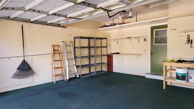 Building Photo - 3024 Sandpiper Pl