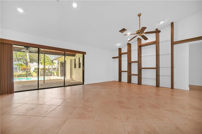 Building Photo - 10765 NW 9th Ct