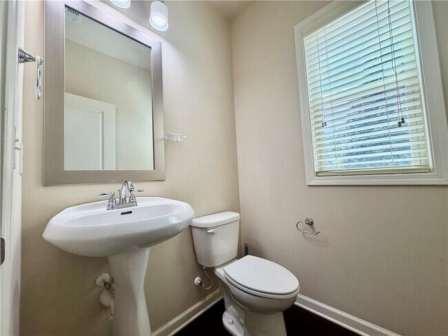 Building Photo - 4615 Woodbine Way