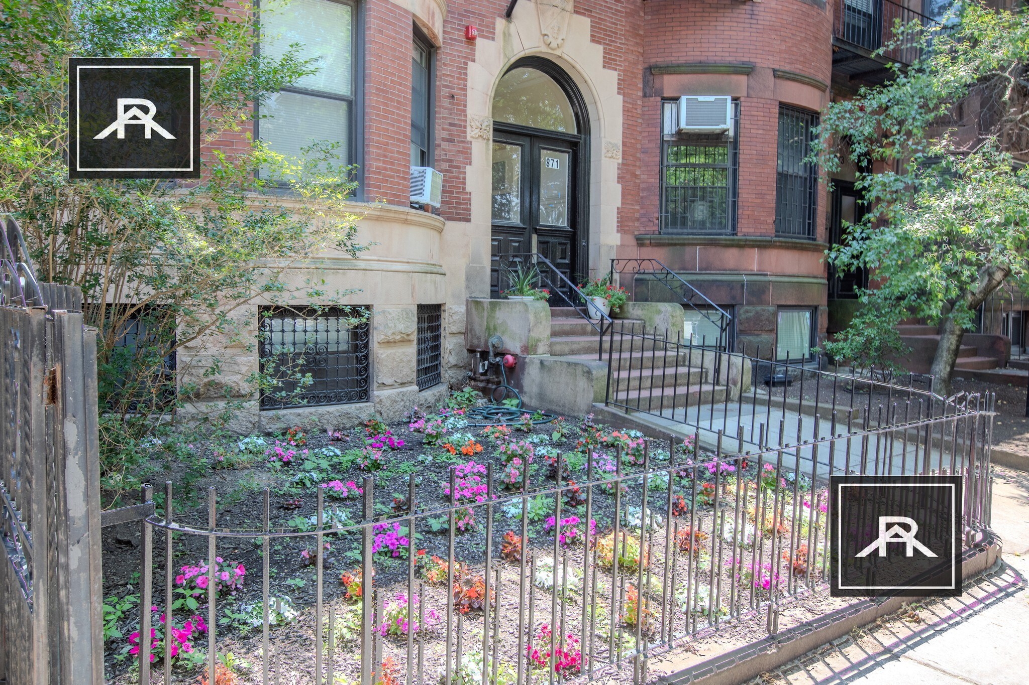 Building Photo - 871 Beacon St