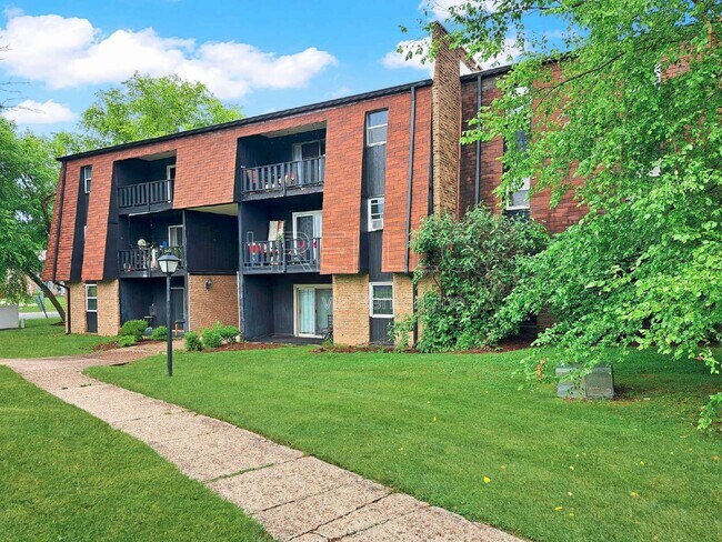 Building Photo - 3500 Lodge Ln