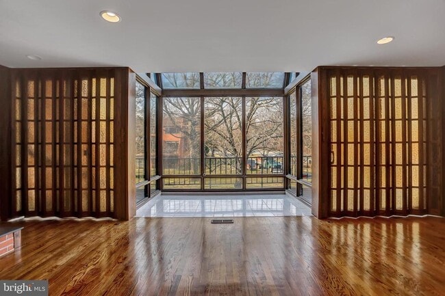 Building Photo - 2 Coldwater Ct