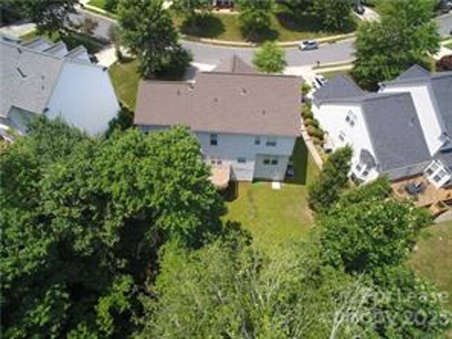 Building Photo - Beautiful home in Kenilworth!