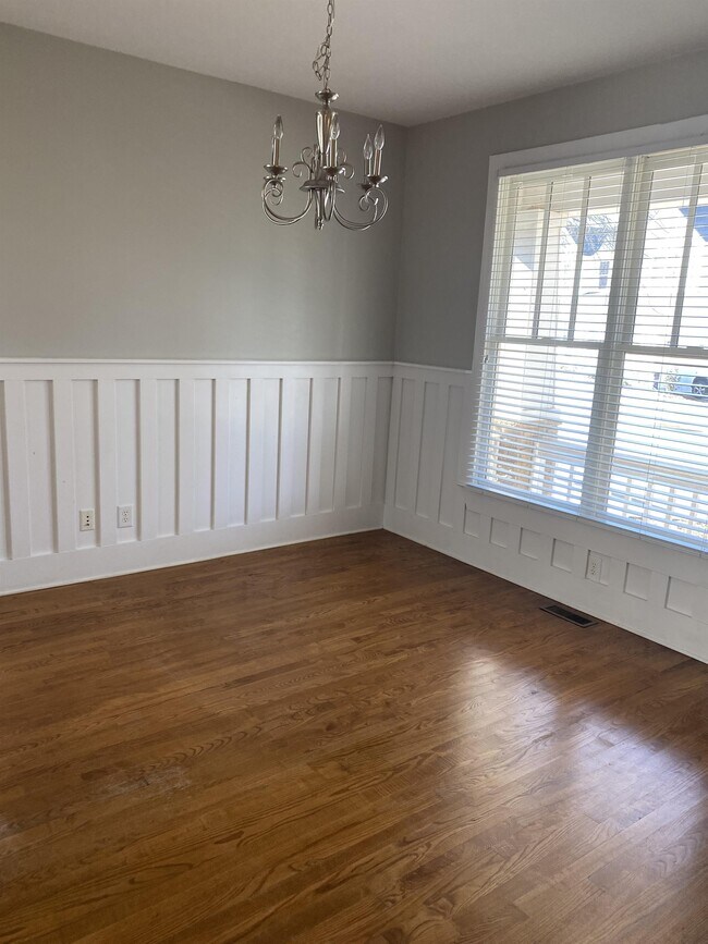 Building Photo - 1641 Carriage Ridge Dr