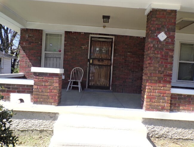 Building Photo - 756 S Pkwy E