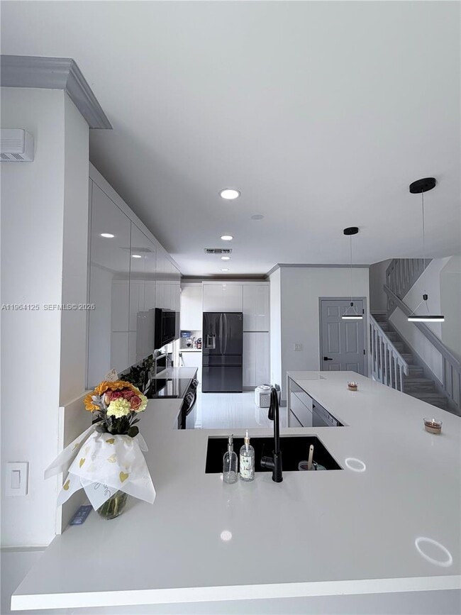 Building Photo - 15102 NW 7th Ct