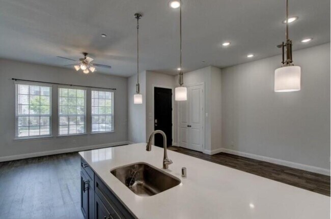 Building Photo - 1564 Windermere Wy
