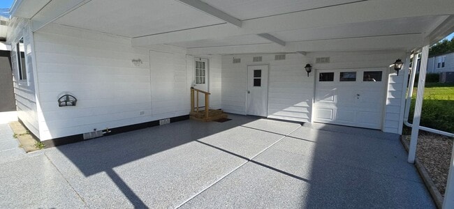 Building Photo - M1715 Pebble Beach Ln (VO-10/%)