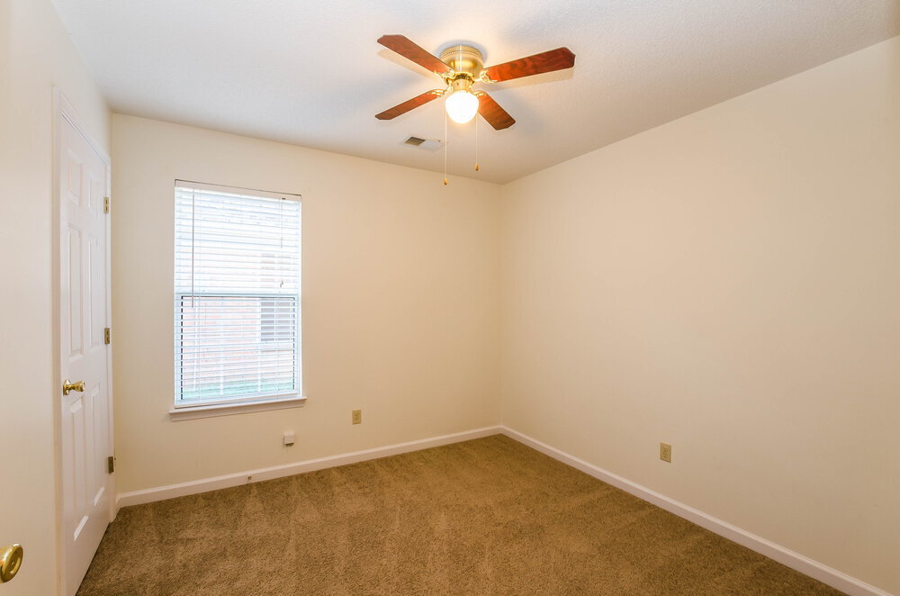 Building Photo - 5892 Alexandria Ln