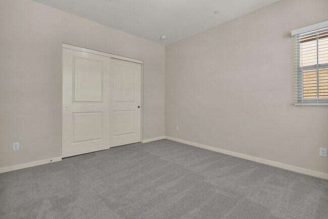 Building Photo - 71 Tallowood