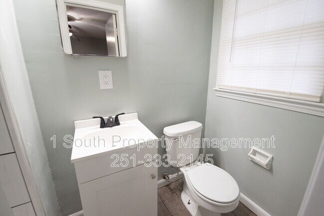 Building Photo - 4361 Montclair Cir E