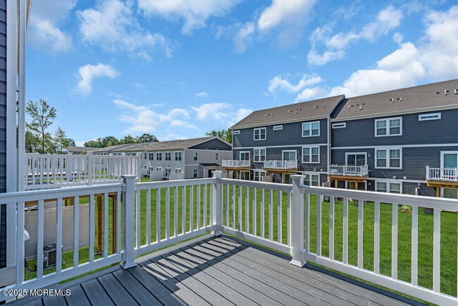 Building Photo - 8 Rothbury Ct
