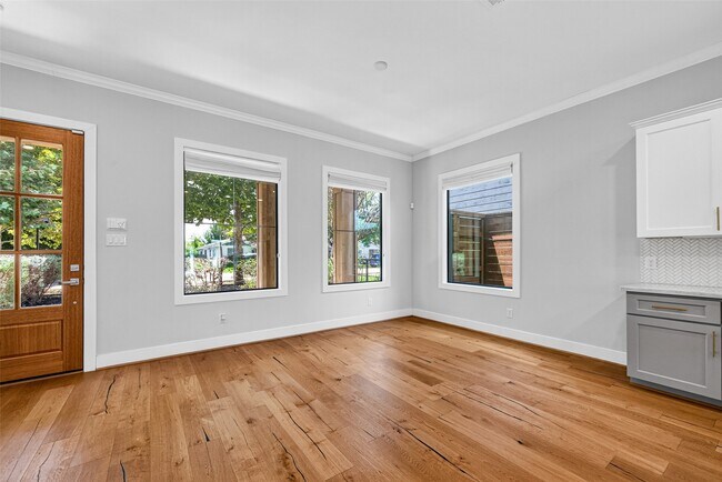 Building Photo - 935 Bunton St