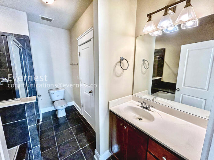 Building Photo - 1428 Olden Ln