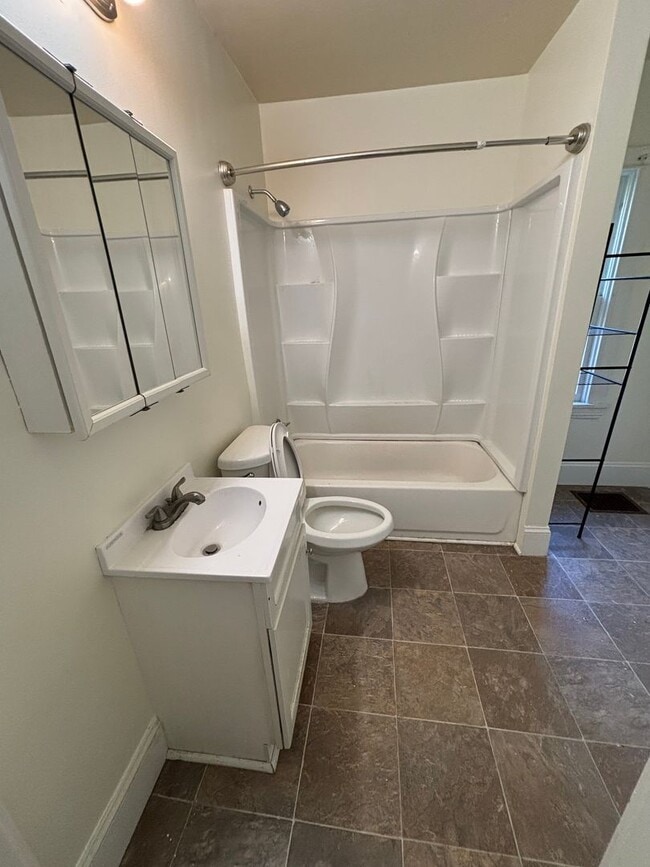 Building Photo - Single Family Home in Bryn Mawr/Harrison - Updated Kitchen + Dishwasher!