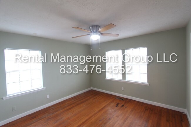 Building Photo - New On The Market! Totally Renovated! Chec...