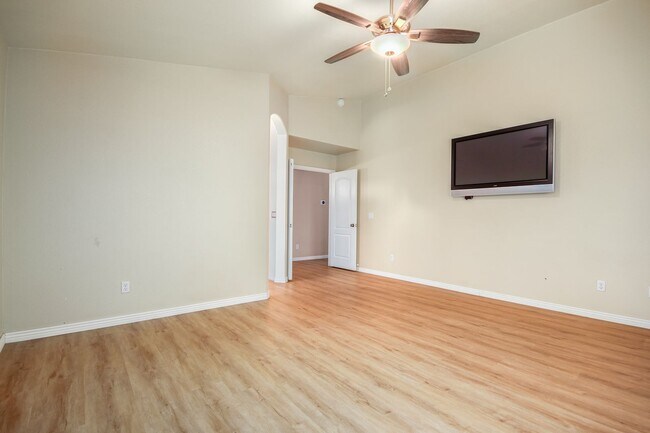 Building Photo - COMING SOON! Spacious 3 Bed, 2 Bath Home in Mesa