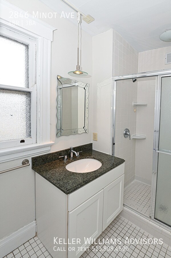 Building Photo - 2846 Minot Ave