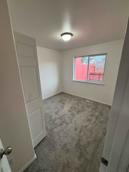 Building Photo - 2382 E 64th Ave